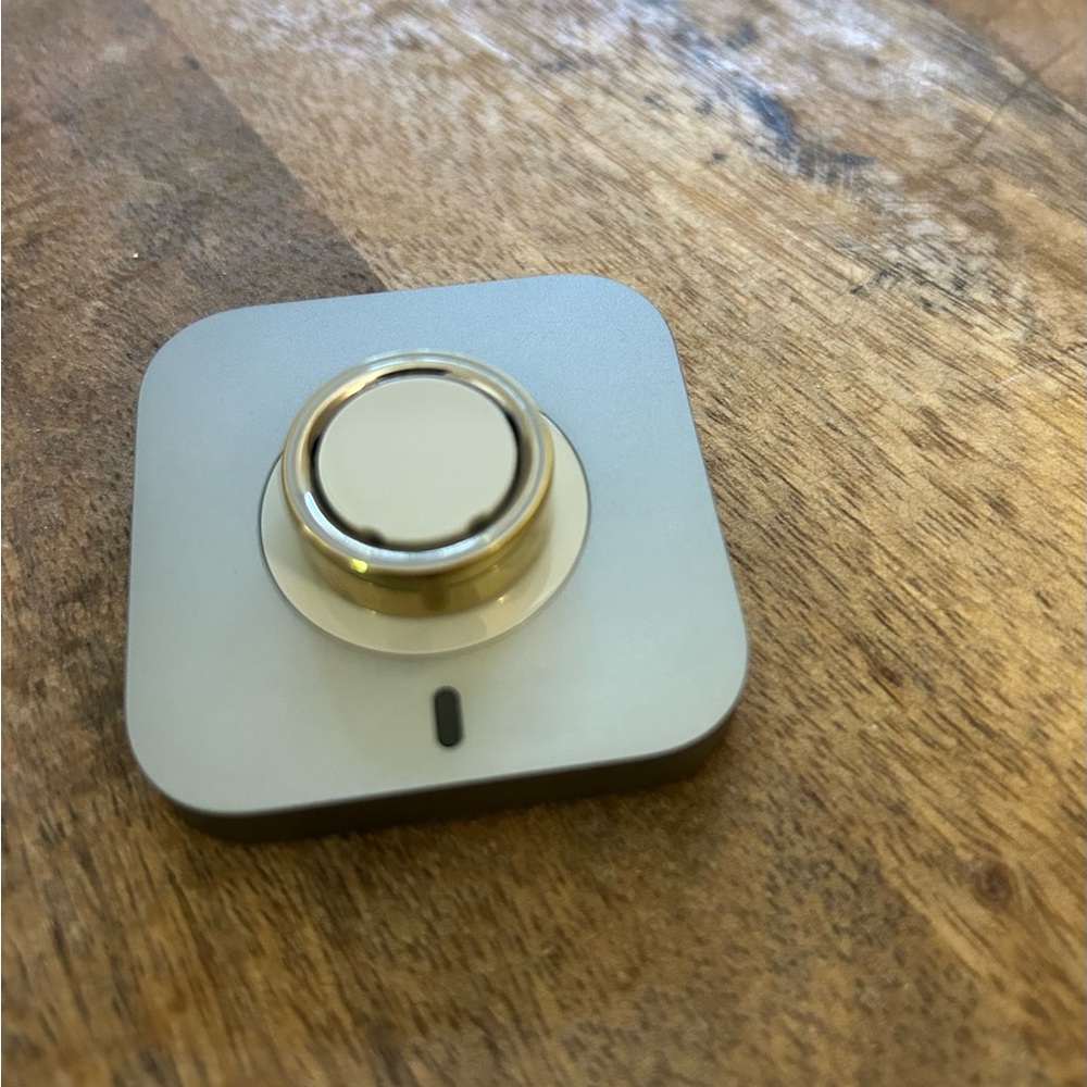 Oura Ring Gen 4 - Gold Size 6
